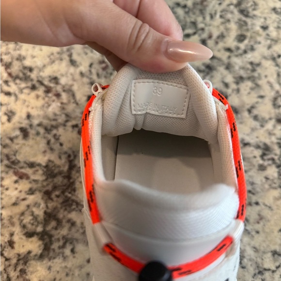 F_WD Women's Vegan Leather Toggle Sneakers - Picture 5 of 9